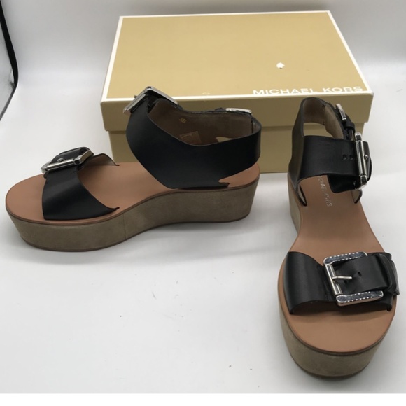 Michael Kors black leather open toe platform sandal w/ buckle detail sz 39.5 - Picture 1 of 7